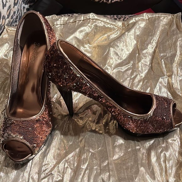 Bronze/gold sequined dress shoes brand new no tags - Picture 7 of 10